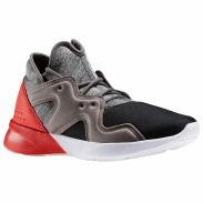 舞彩 型动 reebok发布2016秋冬女子健身系列产品