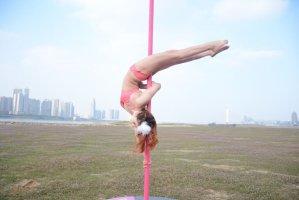 南昌钢管舞培训,健身钢管舞,减肥